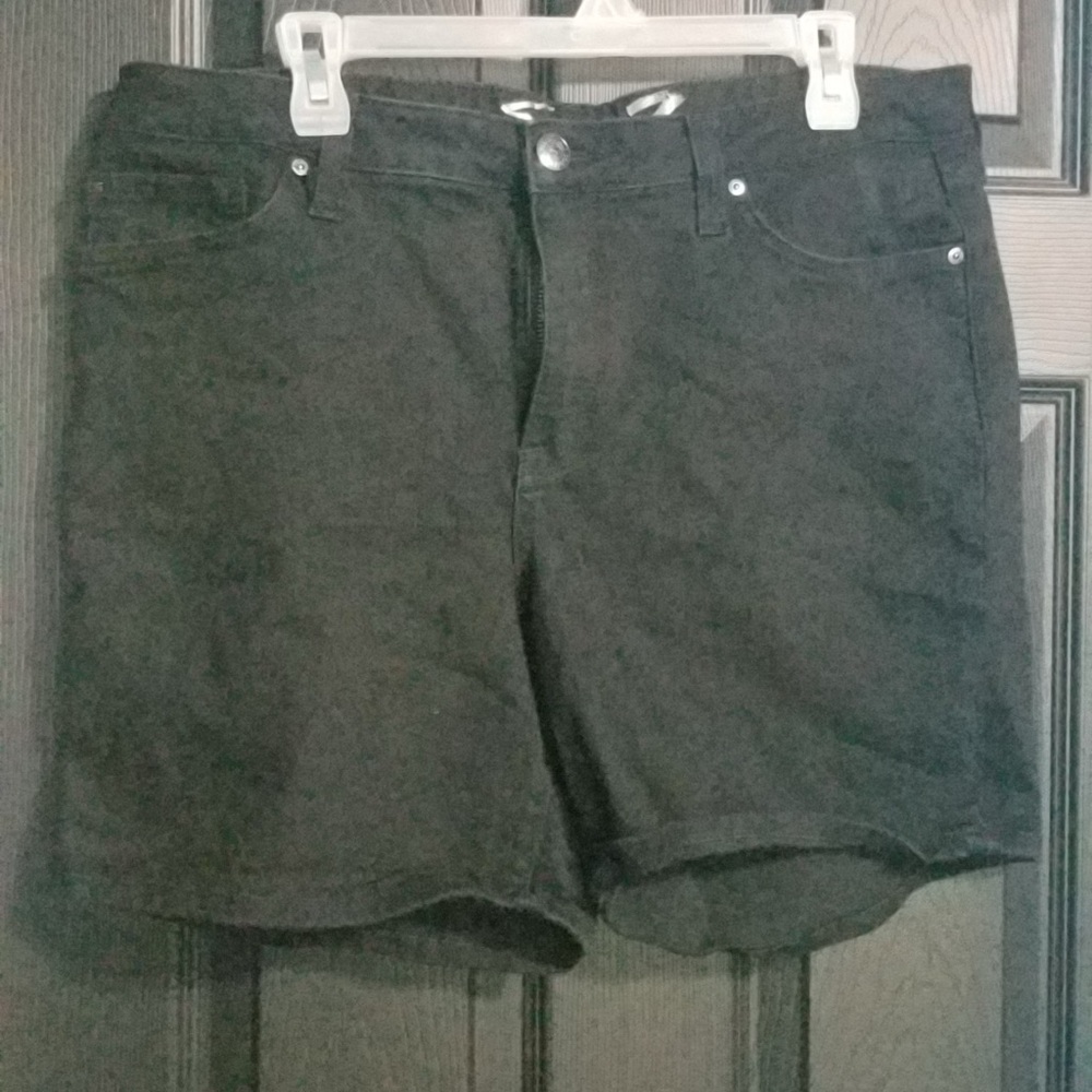 Seven7 Women's Black Jean Shorts